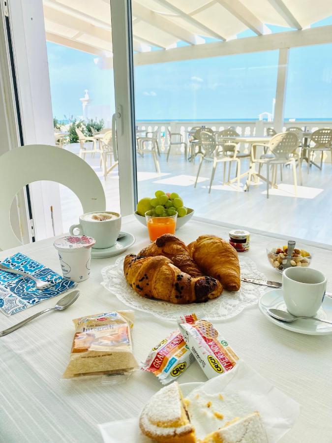 Hotel Corona Beach Peschici Exteriör bild
