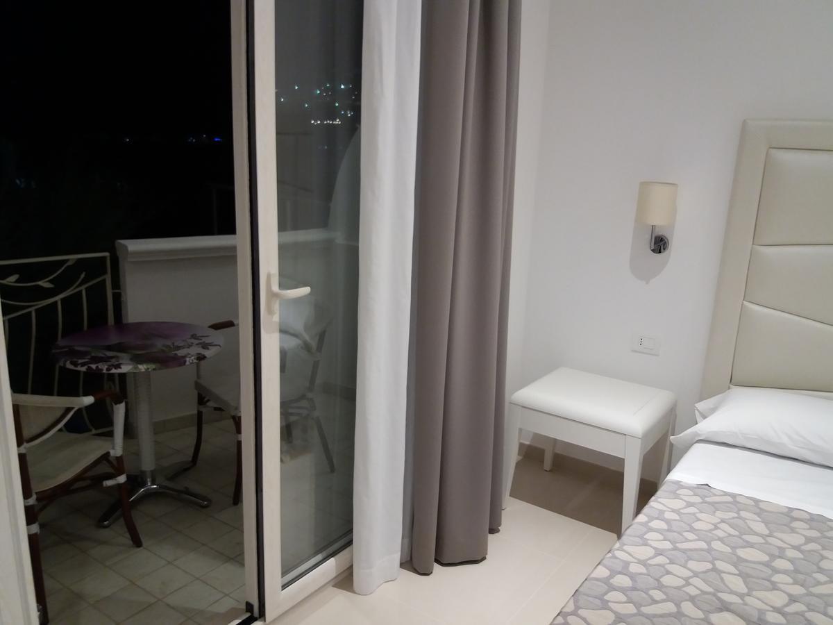 Hotel Corona Beach Peschici Exteriör bild