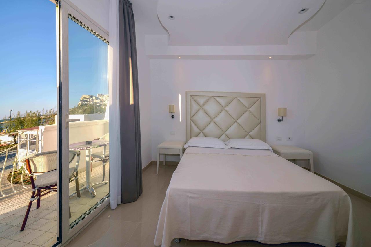 Hotel Corona Beach Peschici Exteriör bild